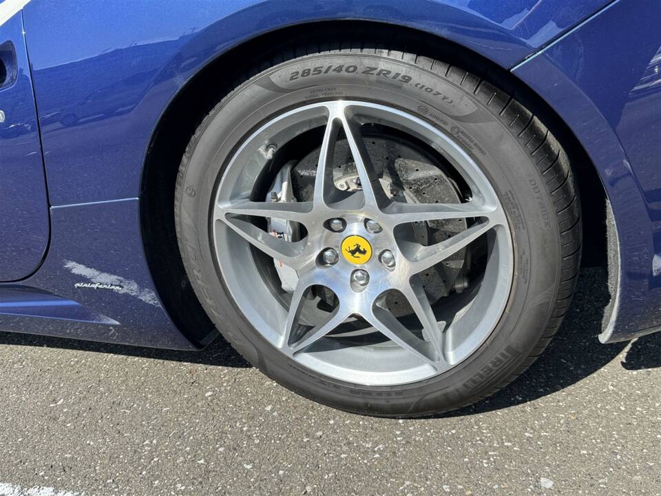 Image 11/51 of Ferrari California (2009)