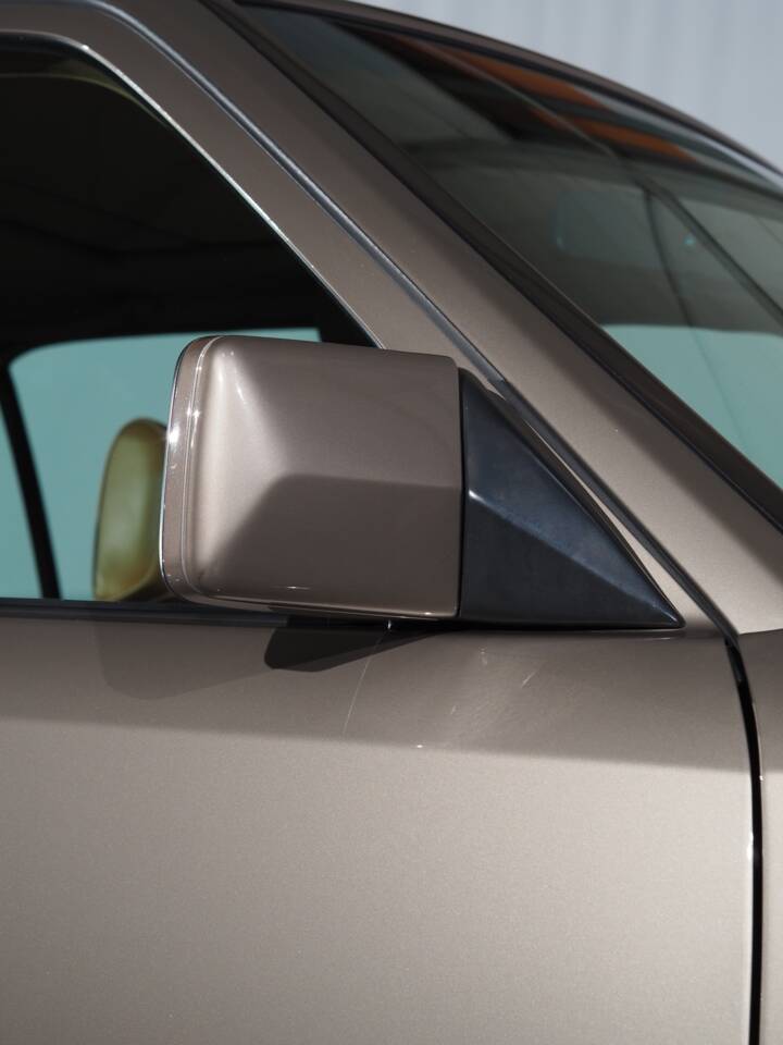 Bild 17/53 von Mercedes-Benz 300 E 4-Matic (1993)