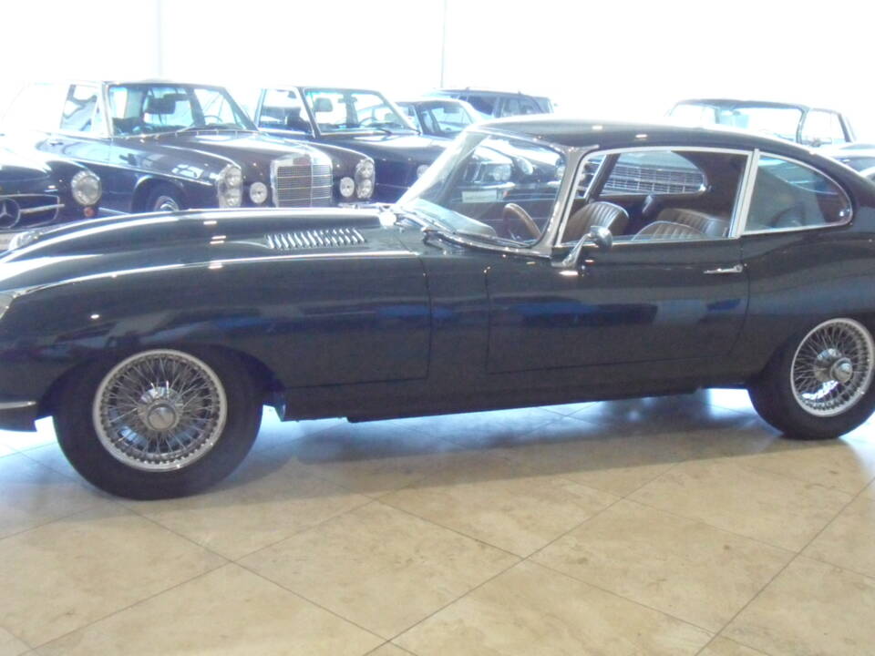 Afbeelding 4/34 van Jaguar E-Type (1968)