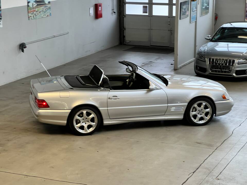 Image 39/82 of Mercedes-Benz SL 500 &quot;Silver Arrow&quot; (2001)