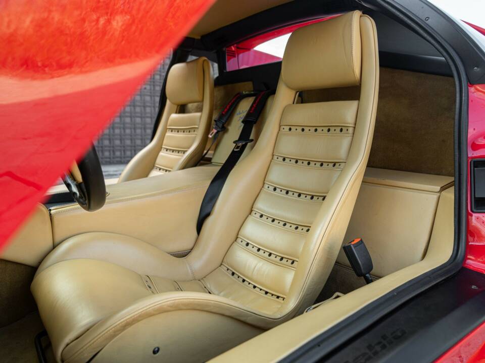 Image 47/50 of Lamborghini Diablo VT (1993)