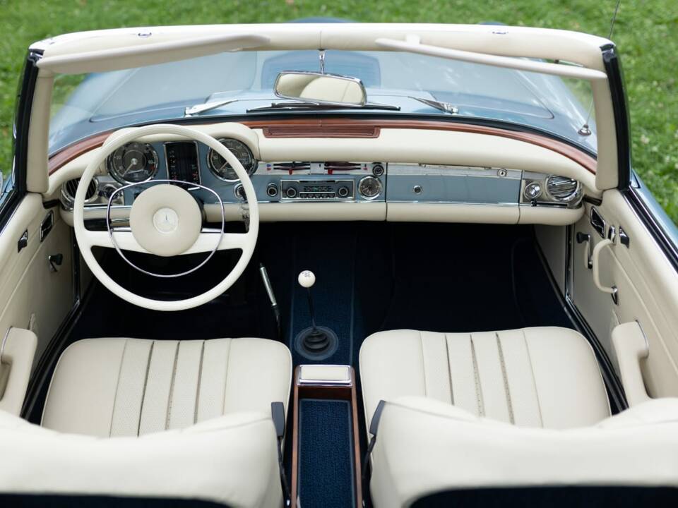 Image 9/16 of Mercedes-Benz 280 SL (1968)