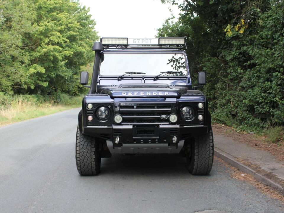 Bild 2/18 von Land Rover Defender 110 (2014)