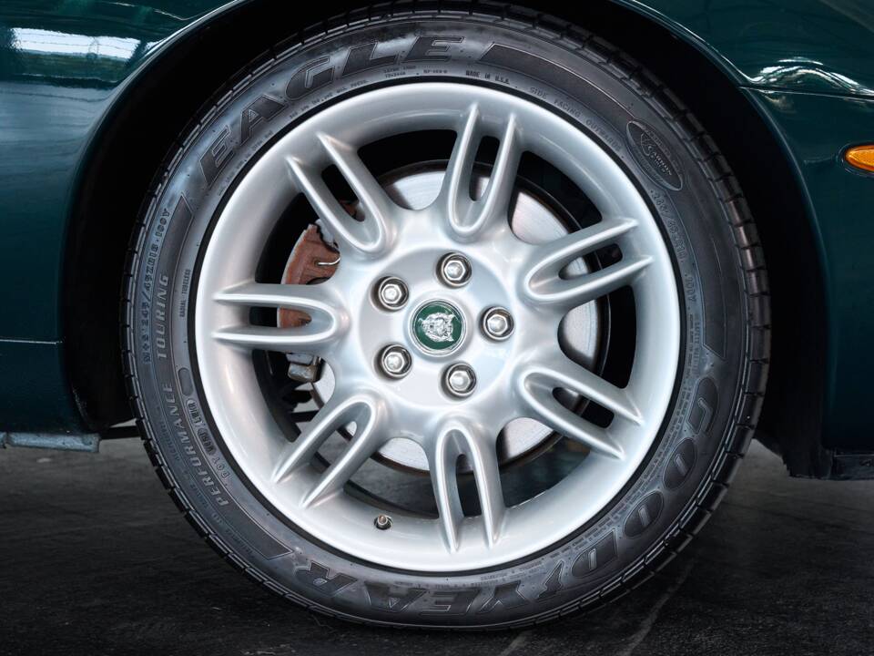 Bild 23/50 von Jaguar XK8 4.0 (2002)