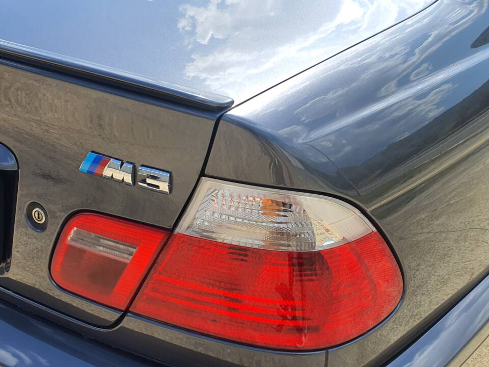 Image 23/42 of BMW M3 (2002)