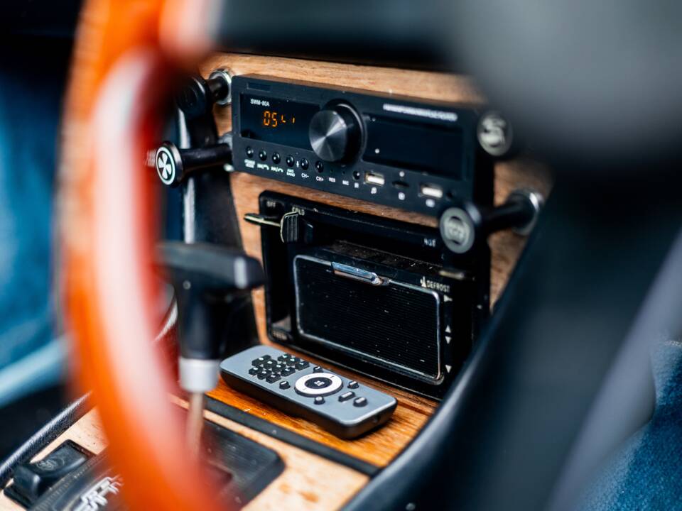 Image 21/26 de Triumph Stag (1973)