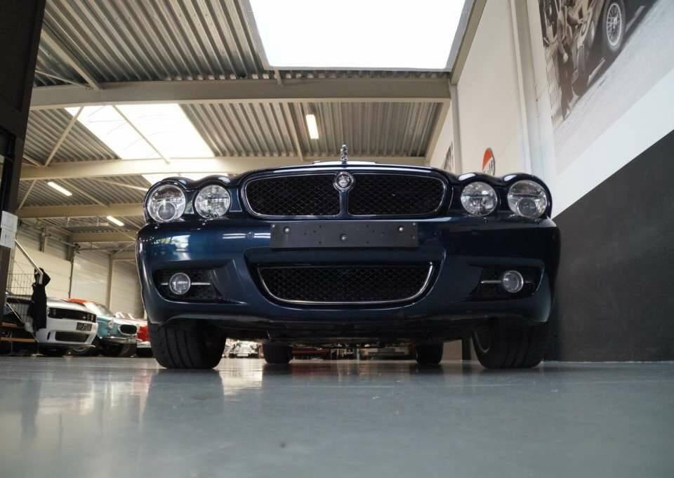 Imagen 24/50 de Jaguar XJ 8 4.2 (2008)