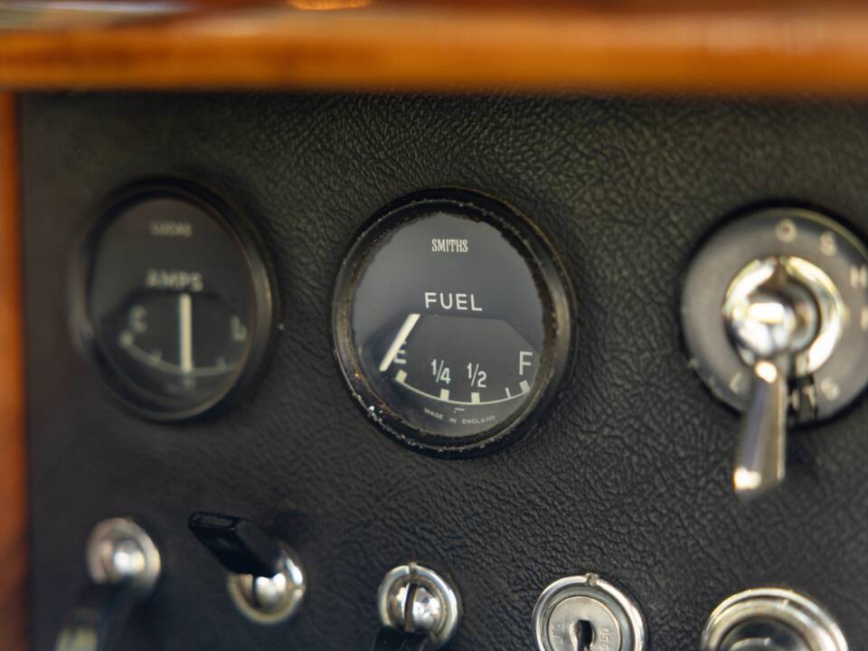 Image 27/50 de Jaguar Mk II 3.8 (1966)