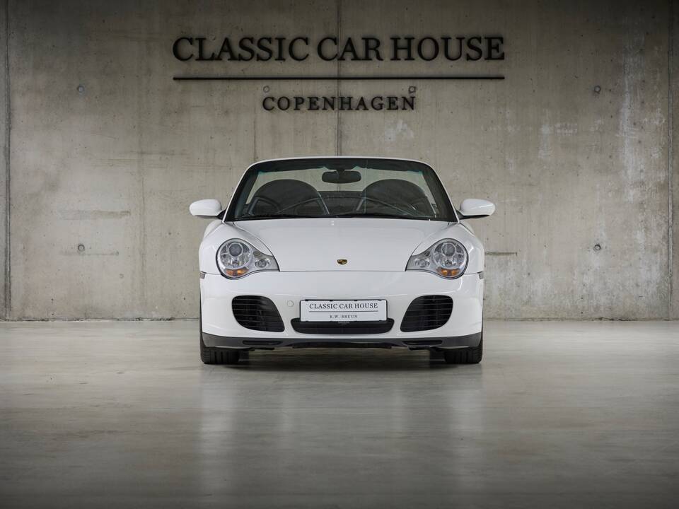 Imagen 31/98 de Porsche 911 Carrera 4S (2004)