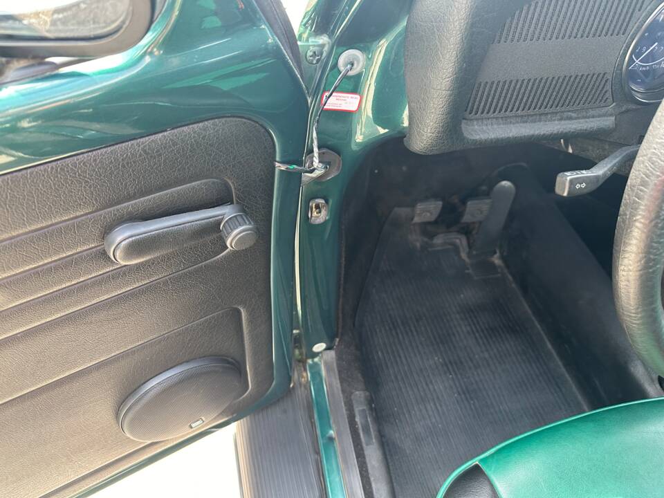 Image 68/92 of Volkswagen Beetle 1600 (1996)