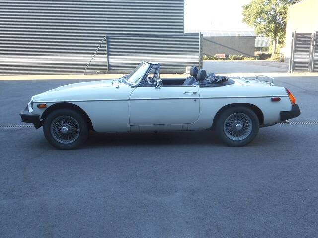 Image 8/21 of MG MGB (1980)