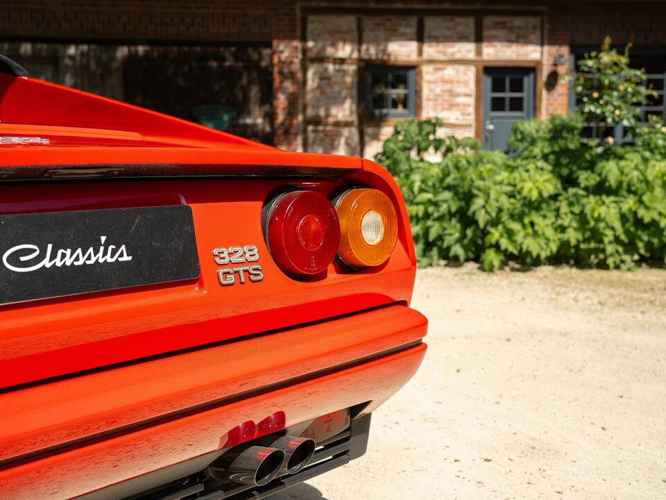 Bild 17/38 von Ferrari 328 GTS (1986)