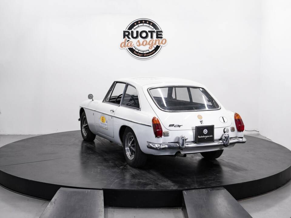 Imagen 6/50 de MG MGB GT (1971)