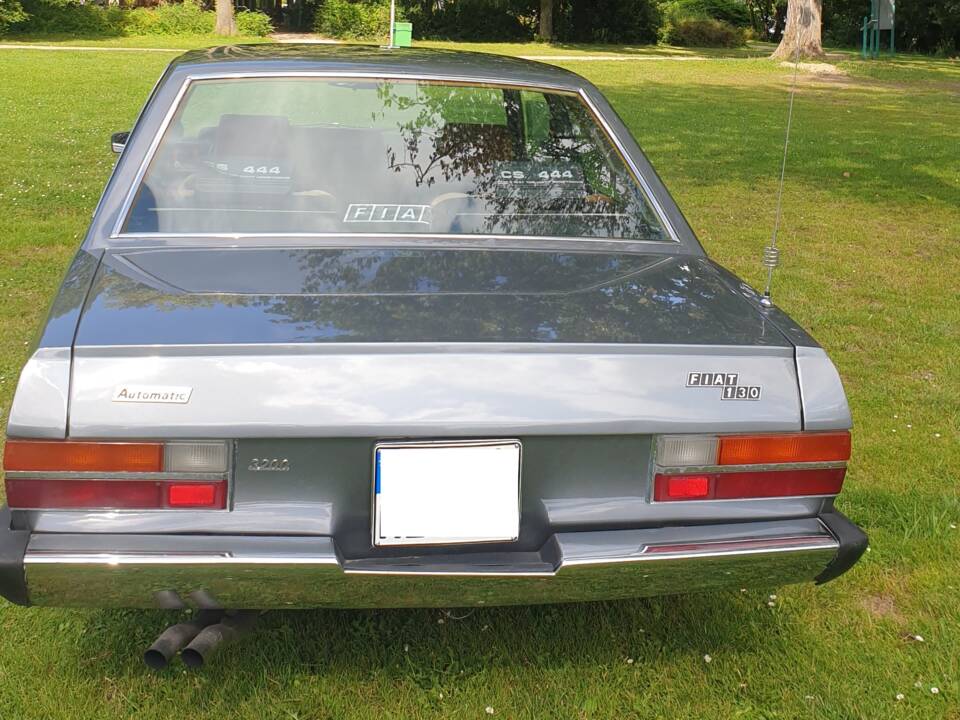 Imagen 4/7 de FIAT 130 Coupé (1975)