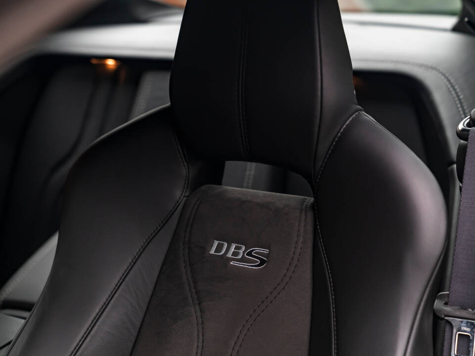 Image 25/36 of Aston Martin DBS (2008)