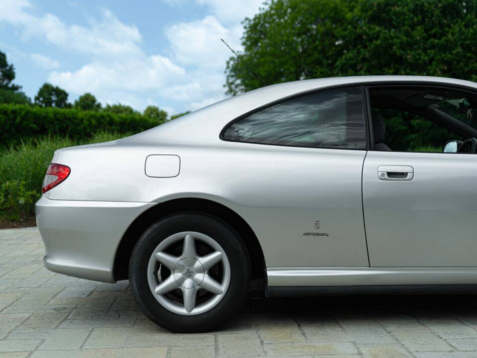 Imagen 19/48 de Peugeot 406 Coupé 2.0 16V (2000)