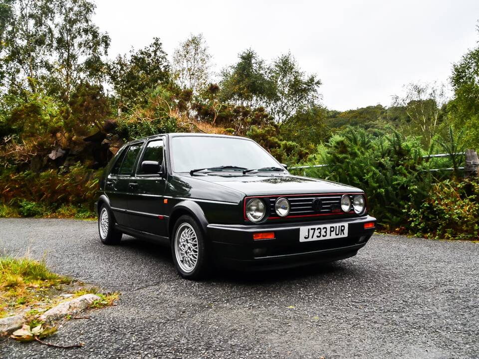 Image 30/37 de Volkswagen Golf III 2.0 16V GTI (1992)