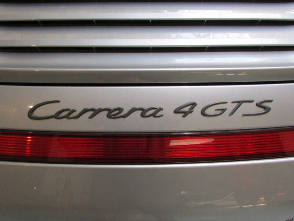 Image 14/21 of Porsche 911 Carrera 4 GTS (2012)