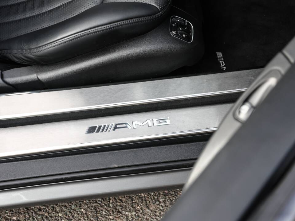 Afbeelding 21/47 van Mercedes-Benz SL 63 AMG (2008)