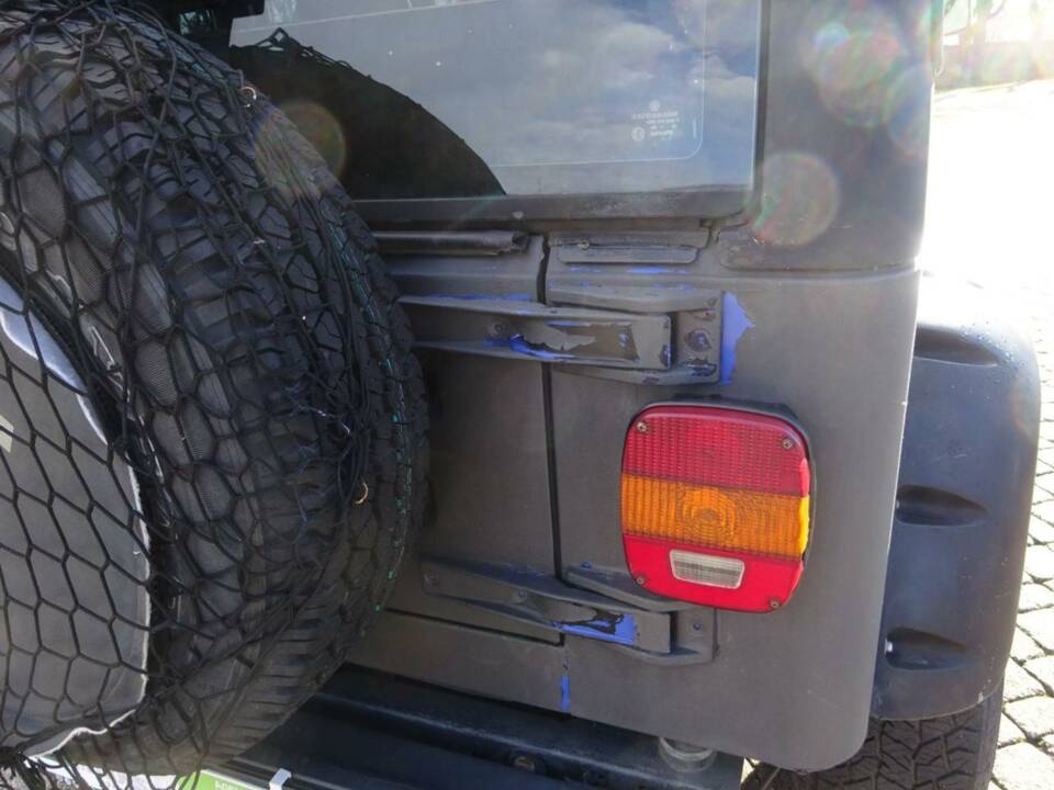 Image 39/42 de Jeep Wrangler Sport Hardtop 2.5 (1997)