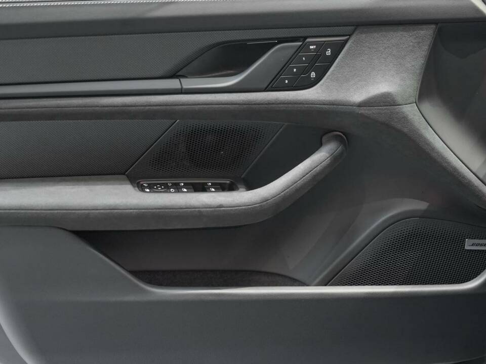 Image 14/16 de Porsche Taycan GTS (2024)