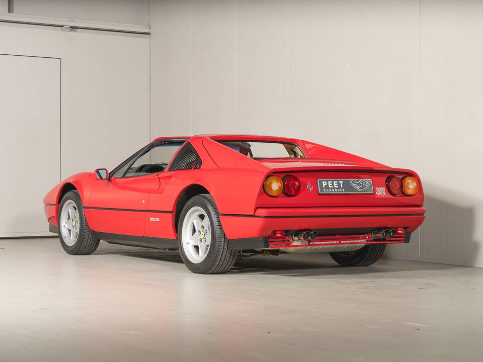 Afbeelding 4/32 van Ferrari 328 GTS (1985)