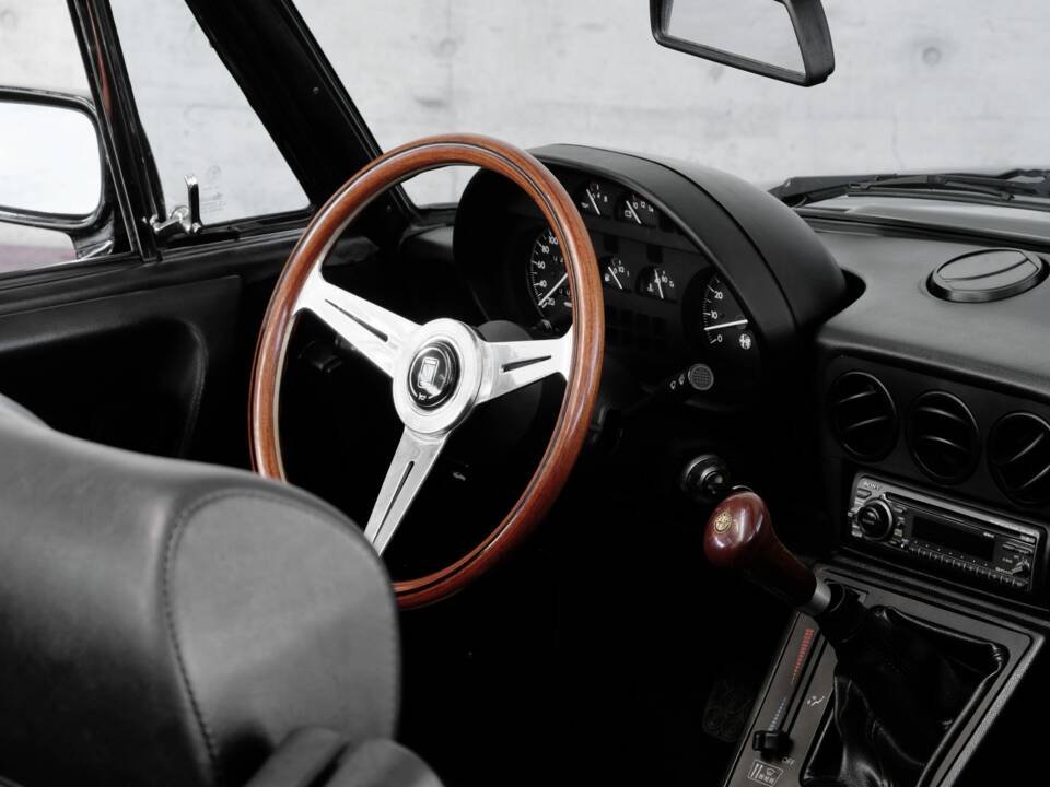 Bild 26/48 von Alfa Romeo 2.0 Spider (1993)