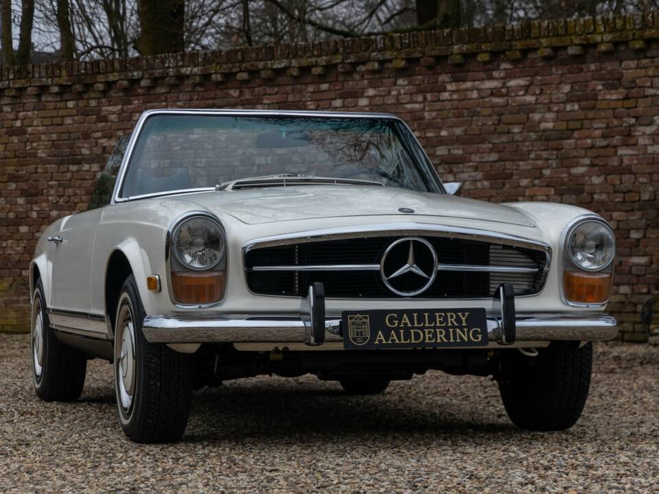 Bild 24/50 von Mercedes-Benz 280 SL (1970)