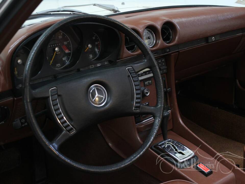 Image 7/8 of Mercedes-Benz 350 SL (1972)