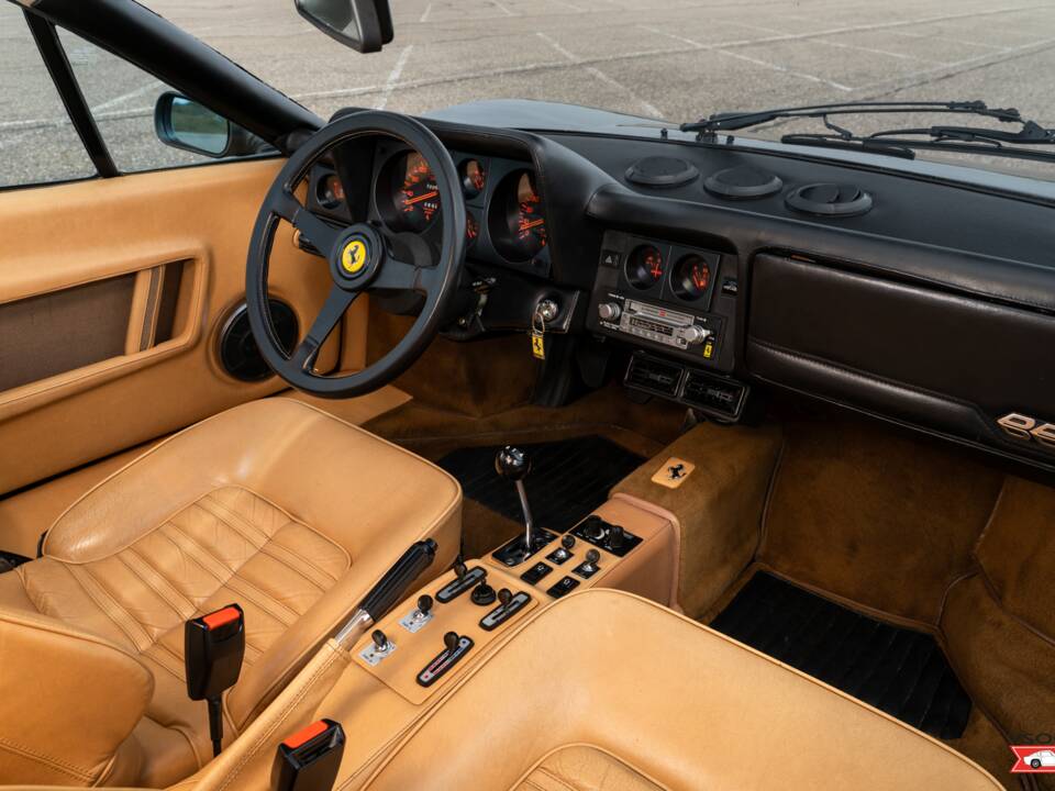 Afbeelding 12/43 van Ferrari 512 BBi (1984)