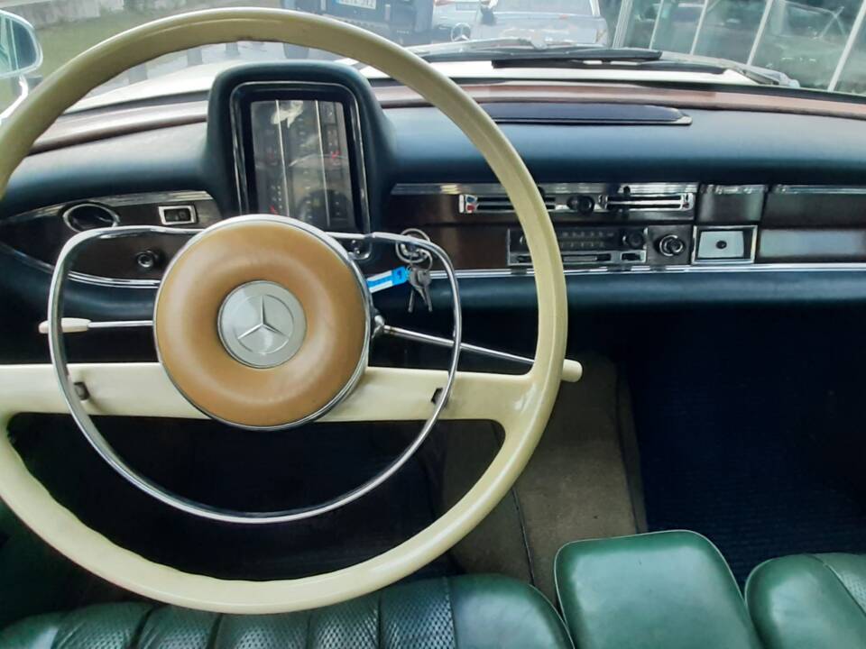 Imagen 7/41 de Mercedes-Benz 220 SE b (1965)