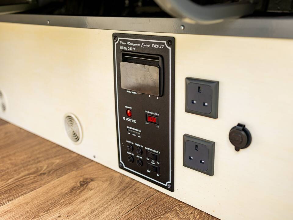 Image 48/50 of Volkswagen T2 Brasil Camper (1972)