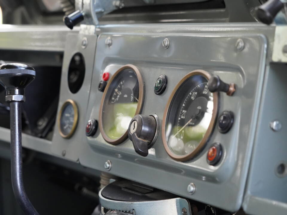 Bild 67/79 von Land Rover 88 (1963)