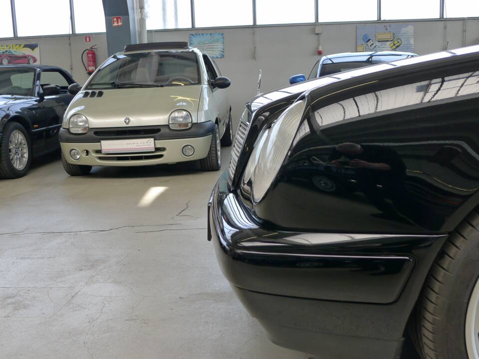 Image 9/33 of Mercedes-Benz E 230 (1995)