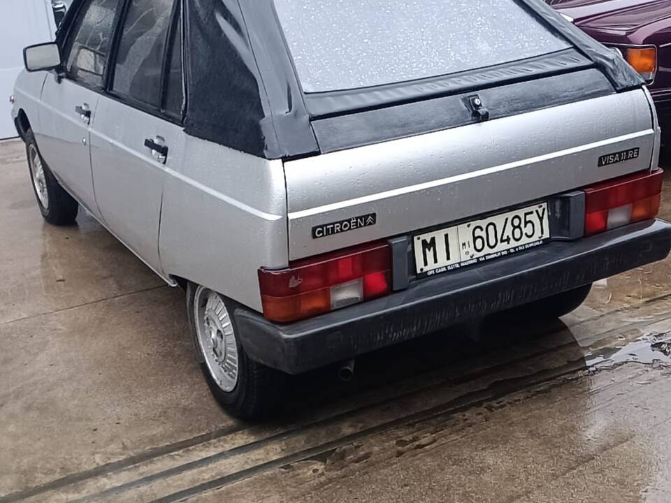 Image 2/11 of Citroën Visa (1985)