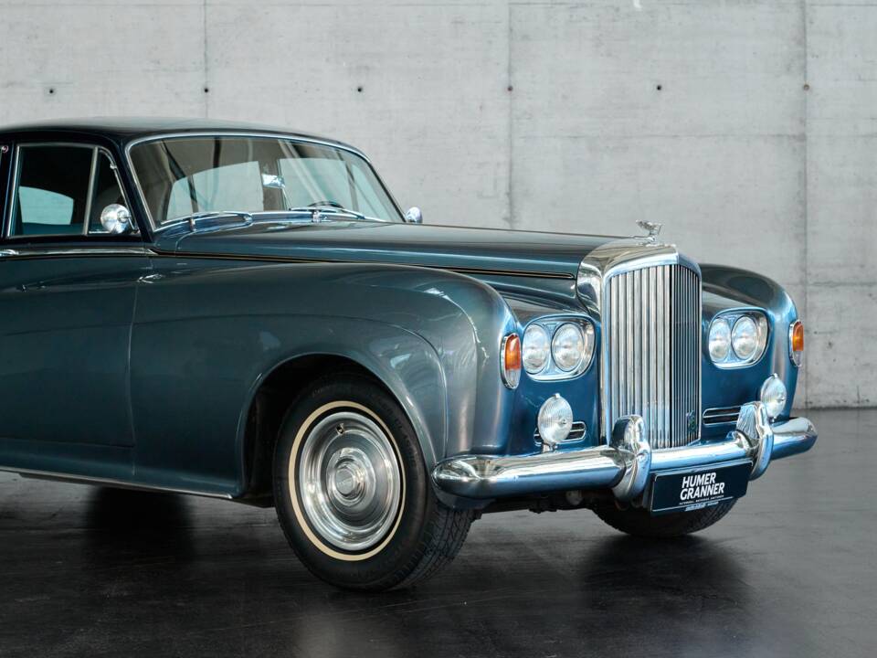 Image 21/50 of Bentley S 3 (1964)