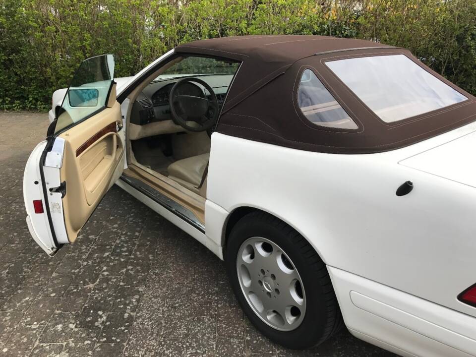 Afbeelding 6/8 van Mercedes-Benz SL 320 (1995)