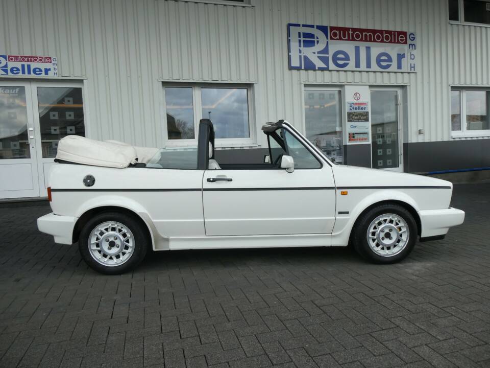 Image 8/23 of Volkswagen Golf Mk I Convertible 1.8 (1992)