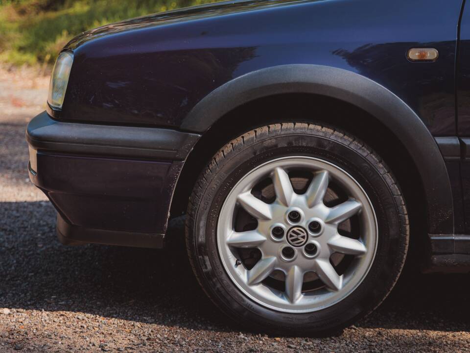 Image 16/39 of Volkswagen Golf IV 1.8T GTI (1998)