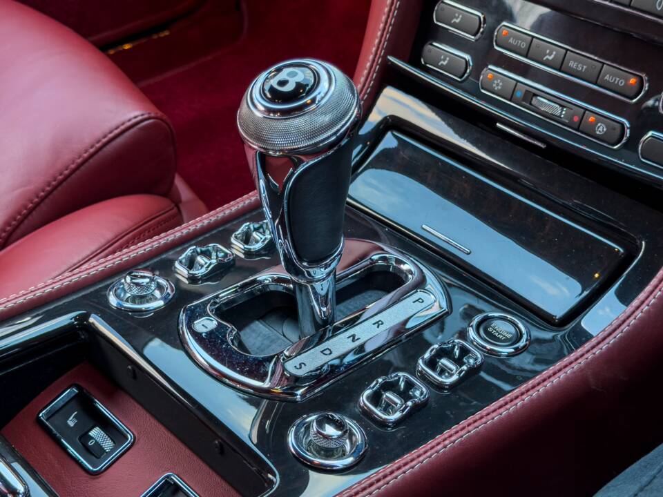 Bild 17/22 von Bentley Brooklands (2008)