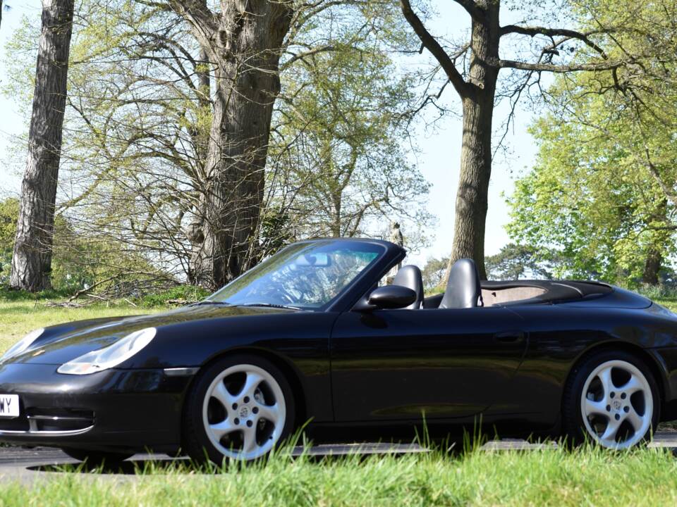 Afbeelding 2/10 van Porsche 911 Carrera 4 (1999)