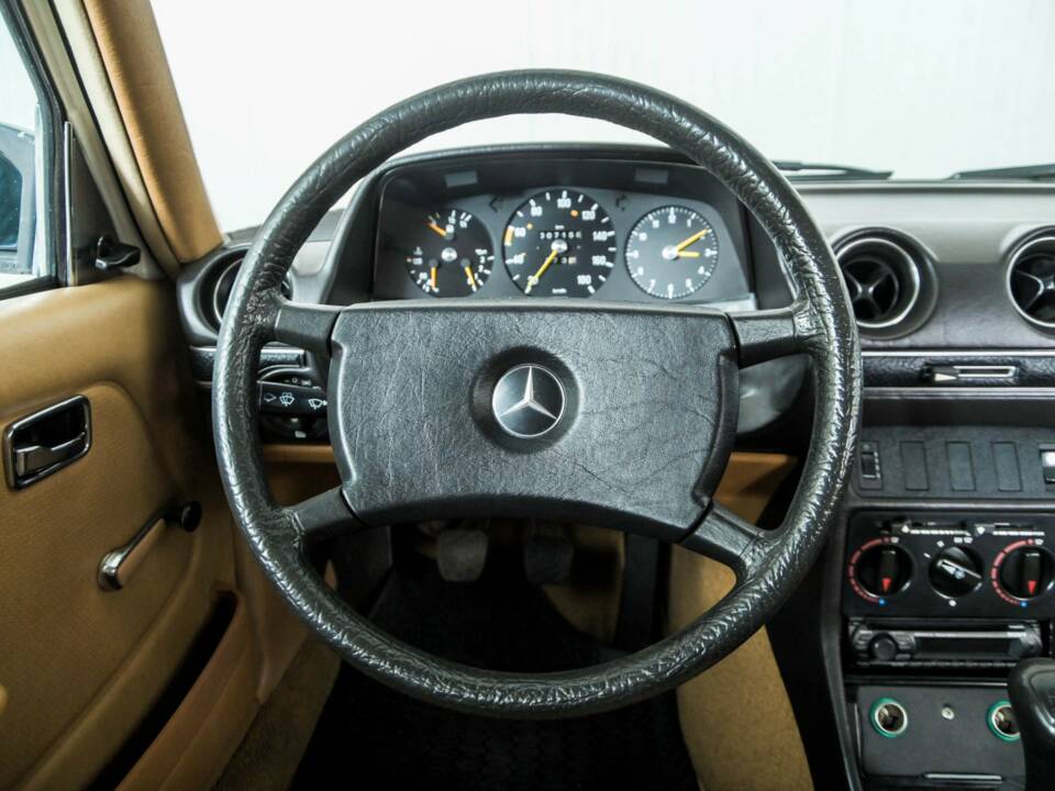 Image 8/50 of Mercedes-Benz 300 D (1980)