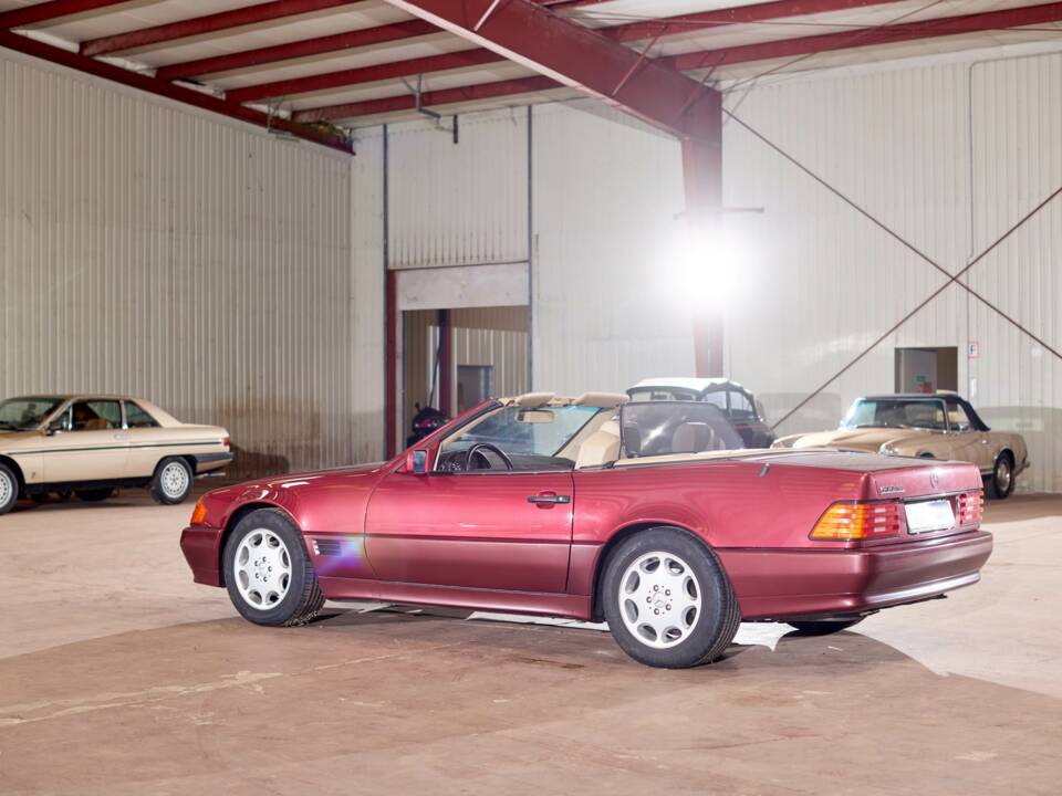 Image 22/43 of Mercedes-Benz 500 SL (1992)