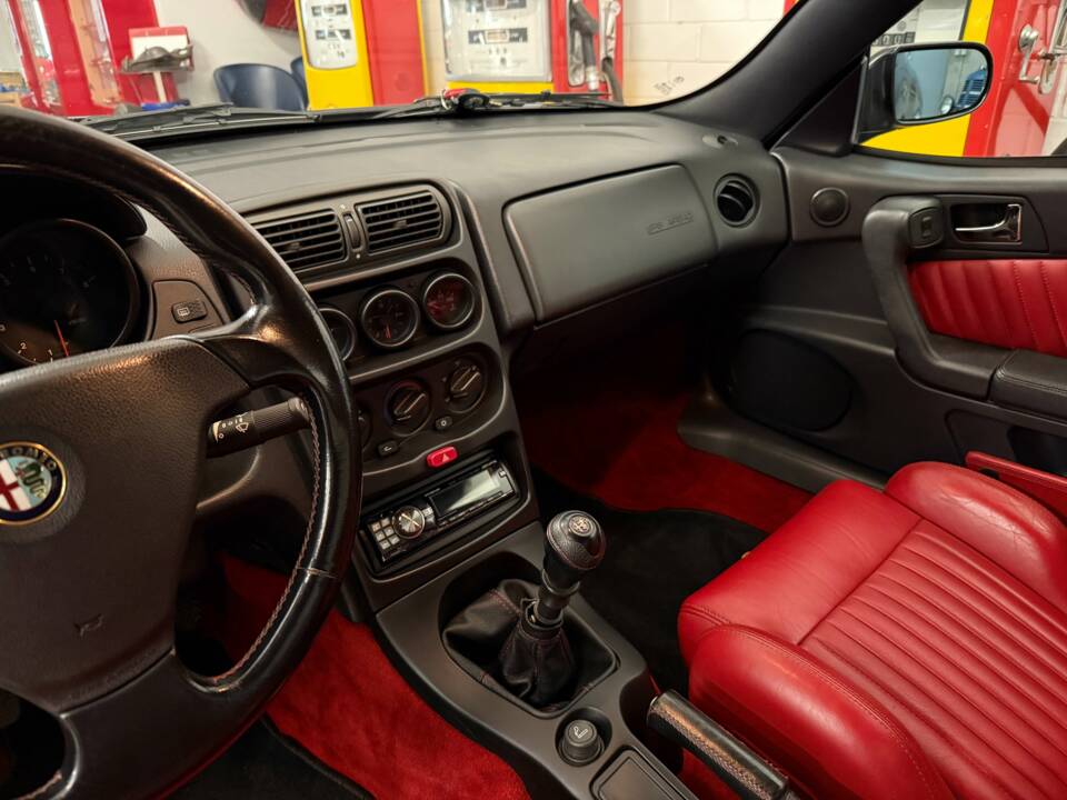 Immagine 9/17 di Alfa Romeo GTV 3.0 V6 24V (1998)