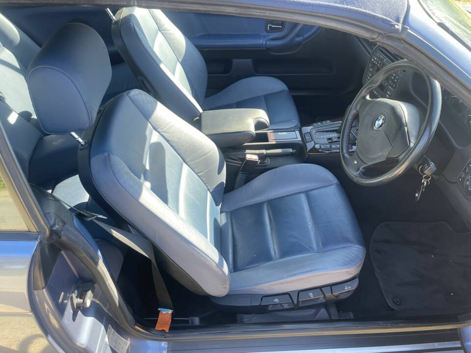 Imagen 8/12 de BMW 323i (1999)