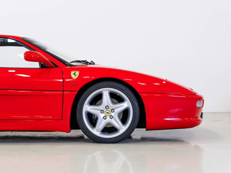 Image 13/83 of Ferrari F 355 Berlinetta (1996)