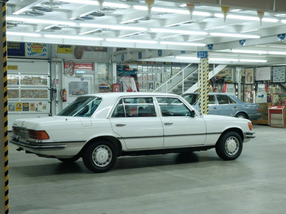 Image 12/50 de Mercedes-Benz 280 SEL (1978)