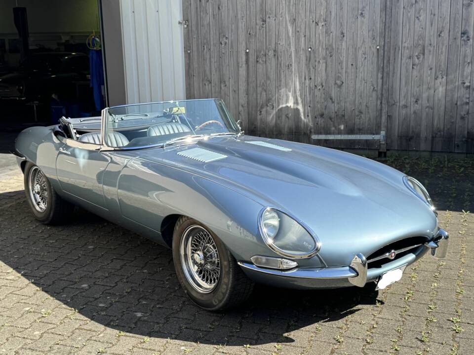 Afbeelding 17/17 van Jaguar Type E 4.2 (1965)