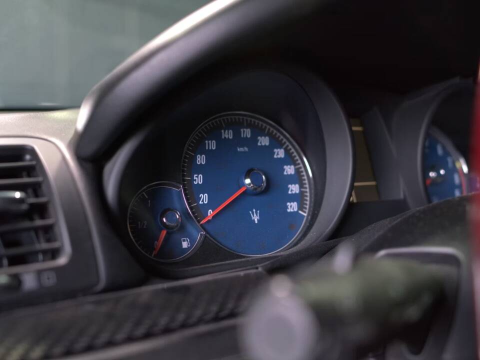 Image 16/34 of Maserati GranTurismo Sport (2014)