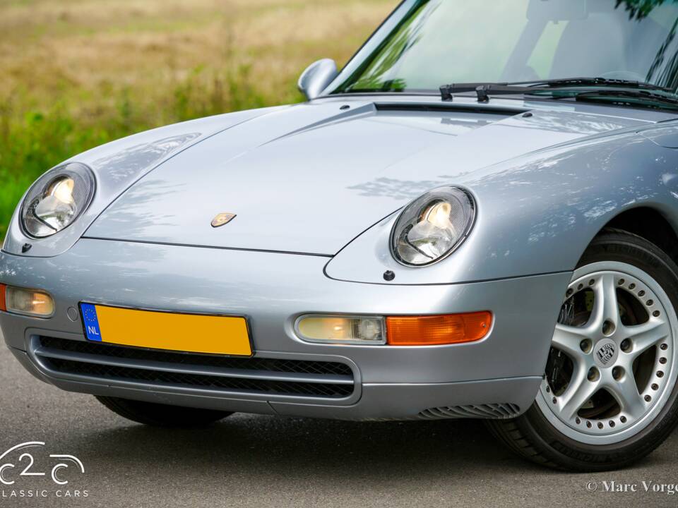Image 22/63 of Porsche 911 Carrera (1996)